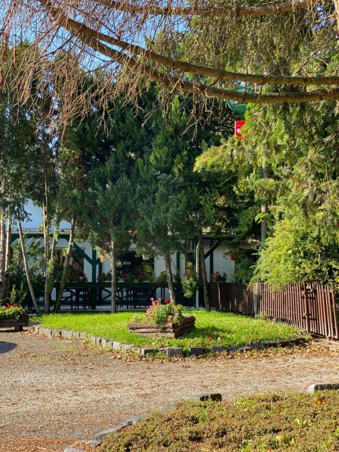Bed and Breakfast A Fogado Bicske Exterior foto