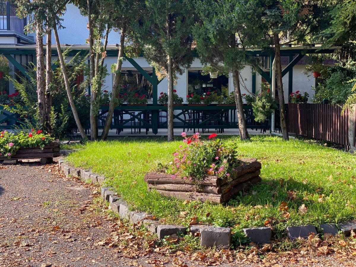 Bed and Breakfast A Fogado Bicske Exterior foto