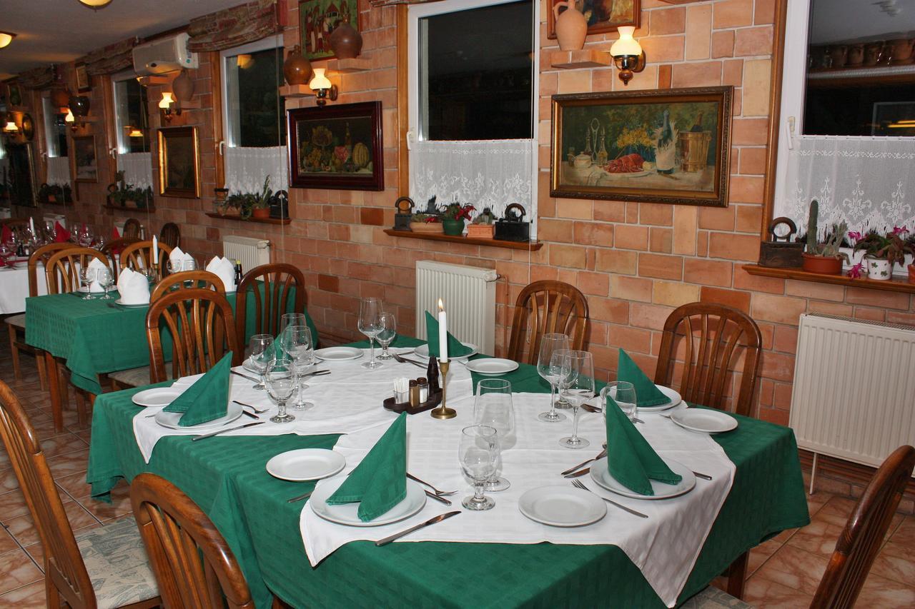 Bed and Breakfast A Fogado Bicske Exterior foto